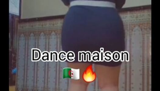 Algerian dance at home after she mastrubs her fat pussy